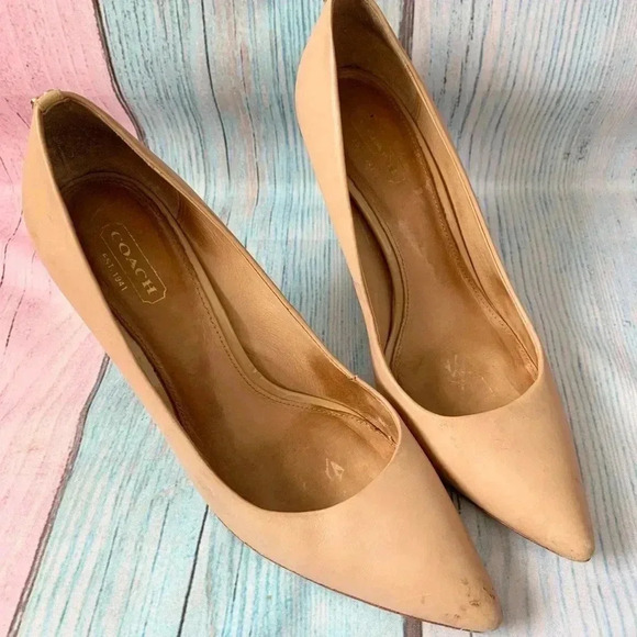 Coach pointy toe nude color pumps - Picture 5 of 13